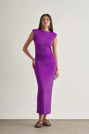 Mizalle Yan büzgü Detaylı Vatkalı Uzun Kolsuz Mor Bodycon Elbise