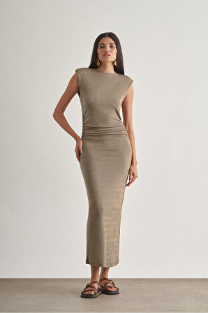 Mizalle Yan büzgü Detaylı Vatkalı Uzun Kolsuz Vizon Bodycon Elbise