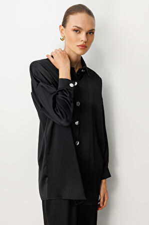 Mizalle Metal Düğmeli Siyah Saten Tunik Gömlek