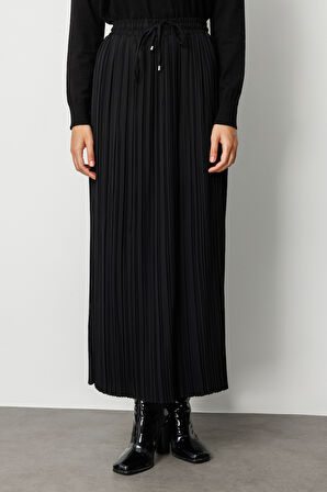 Mizalle Beli İpli İnce Piliseli Siyah Maksi Etek