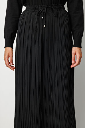 Mizalle Beli İpli İnce Piliseli Siyah Maksi Etek