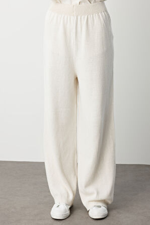 Mizalle Geniş Paça Beli Lastikli Ekru Triko Jogger Pantolon