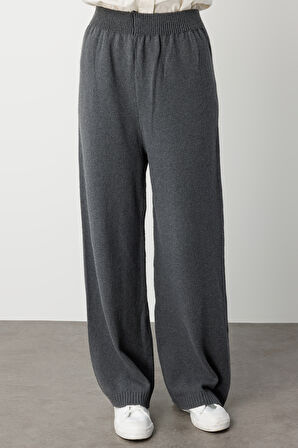Mizalle Geniş Paça Beli Lastikli Gri Triko Jogger Pantolon
