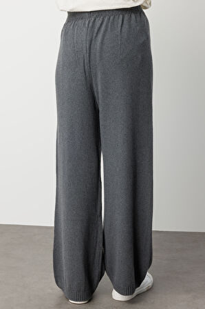 Mizalle Geniş Paça Beli Lastikli Gri Triko Jogger Pantolon