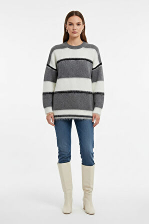 Füme Mizalle Oversize Yumuşak Doklu Gri Ekru  Çizgili Triko Kazak