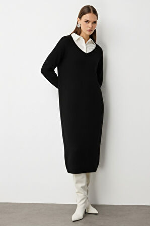 Mizalle V Yaka Oversize Yırtmaçlı Siyah Uzun Triko Elbise