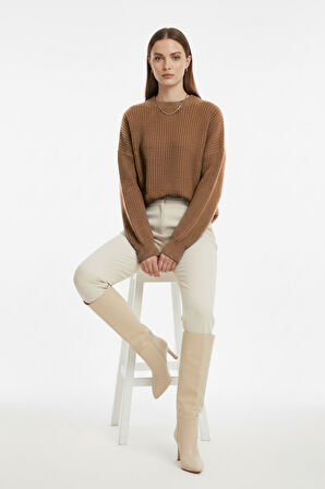 Mizalle Ekstra Oversize Düşük Kollu Selanik Örgü Camel Kazak