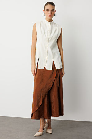 Mizalle Dik Yaka Yırtmaç Detaylı Ekru Yelek