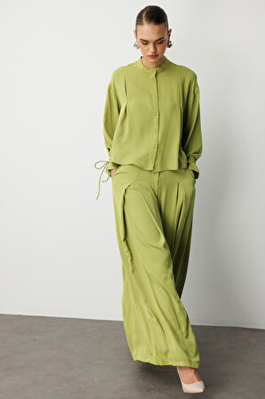 Fıstık Yeşili Mizalle Hakim Yaka Piliseli Şifon Kısa Yeşil Gömlek