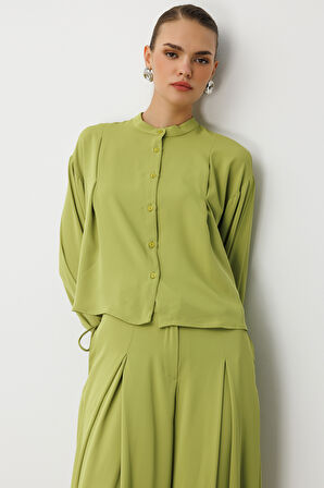 Fıstık Yeşili Mizalle Hakim Yaka Piliseli Şifon Kısa Yeşil Gömlek