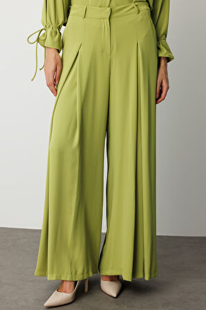 F.yeşili Mizalle Geniş Pileli Bol Kesim Şifon Yeşil Pantolon