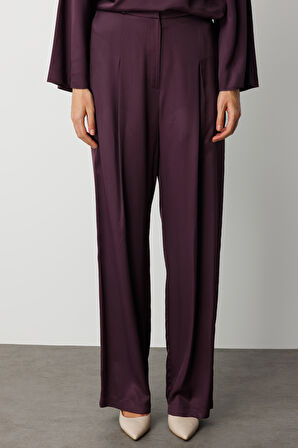 Mizalle Pilise Detaylı Bordo Saten Dökümlü Pantolon