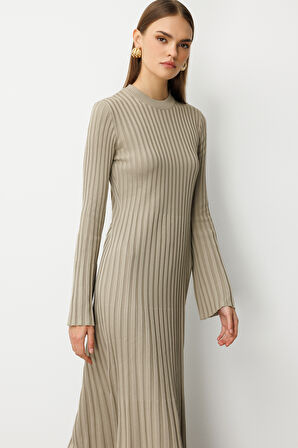 Mizalle Volanlı  Etekli Yuvarlak Yaka Vizon Rengi Kaşkorse U