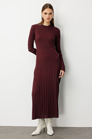 Mizalle Volanlı Etekli Yuvarlak Yaka Bordo  Kaşkorse Uzun Triko Elbise