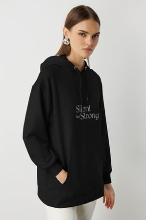 Mizalle Yumuşak Dokulu Kapüşonlu Siyah Sweatshirt