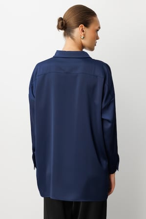 Mizalle Lacivert Metal Düğmeli Saten Tunik Gömlek