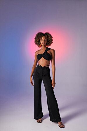 Boyundan Geçmeli Omuz Detaylı Beatrice Crop Siyah