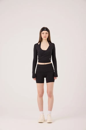 Beli Kıvrımlı Mini Kacie Şort Siyah