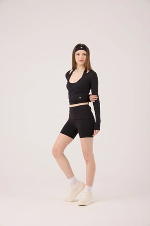 Beli Kıvrımlı Mini Kacie Şort Siyah