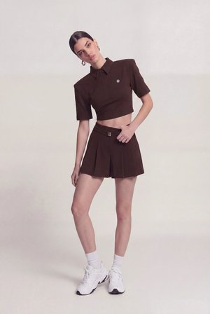 Vatkalı Polo Yaka Carolyn T-Shirt Kahve