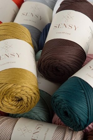3 Mm - 250 gr Polyester Makrome Ipi Sütlü Kahve 120 M Polyester Makrome Ip Supla Ip Ve Çanta Ipliği