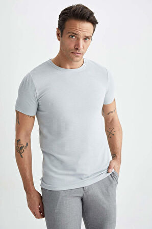 DeFacto Slim Fit Dar Kesim Bisiklet Yaka Kısa Kollu Basic Düz Tişört M6608AZ23SPGR91