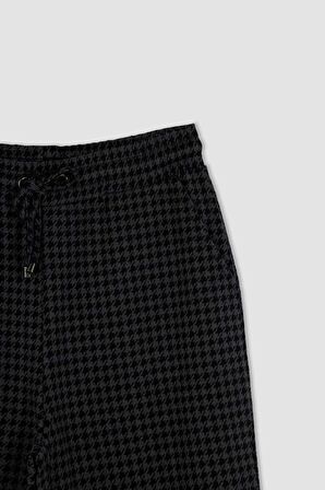 DeFacto Kazayağı Desenli Beli Bağcıklı Relax Fit Jogger Pantolon T4089AZ22AUAR89