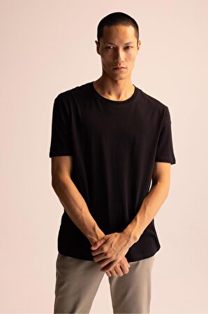 DeFacto Regular Fit Bisiklet Yaka Basic Kısa Kollu %100 Pamuk Tişört M7666AZ23SPBK81