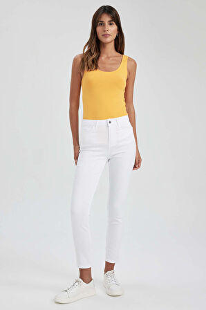 DeFacto Slim Fit Dar Kesim U Yaka Basic Düz Atlet I1059AZ23SMOG43