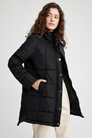 DeFacto Su ve Rüzgar Geçirmez Regular Fit Dik Yaka Şişme Mont A3769AX23SPBK27