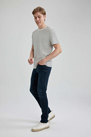 DeFacto Pedro Slim Fit Dar Kalıp Normal Bel Dar Paça Jean Pantolon R8791AZ23AUNM83