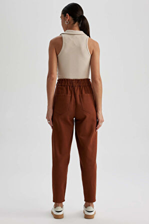DeFacto Paperbag Lastikli Bel Cepli Standart Paça Gabardin Kumaş Pantolon S2790AZ23WNBN349