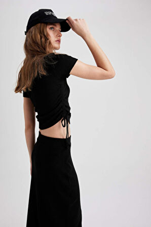 DeFacto Fitted Bisiklet Yaka Kısa Kollu Bağlama Detaylı Fitilli Kaşkorse Crop Tişört T9632AZ23SPBK81