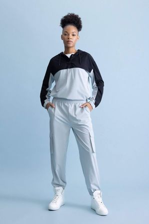 DeFacto Standart Fit Kapüşonlu Sporcu Dokuma Hırka B3249AX23AUGR486