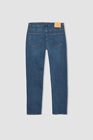 DeFacto Sergio Regular Fit Normal Kalıp Normal Bel Boru Paça Jean Pantolon A6948AX24SPNM28