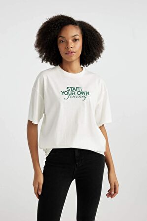 DeFacto Unisex Oversize Geniş Kalıp Bisiklet Yaka Baskılı Kısa Kollu Tişört B6803AX24SMWT32