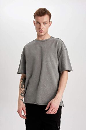 DeFacto Comfort Regular Fit Rahat Kalıp Bisiklet Yaka Yıkamalı Soluk Efektli Kısa Kollu Tişört B9223AX23WNGR367