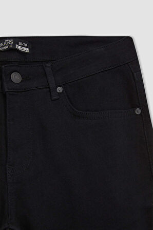 DeFacto Carlo Skinny Fit Ekstra Dar Kalıp Normal Bel Ekstra Dar Paça Jean Pantolon R8763AZ23AUNM40