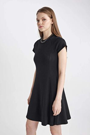 DeFacto Coool Bisiklet Yaka Fitilli Kaşkorse Kısa Kollu Mini Elbise A9165AX24SPBK81