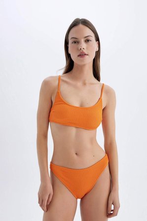DeFacto Regular Fit Kırışık Dokulu Bikini Üstü B7207AX24SMOG313