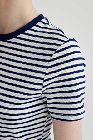 DeFacto Bodycon Vücudu Saran Bisiklet Yaka Çizgili Fitilli Kaşkorse Kısa Kollu Mini Elbise C1733AX24SPBE325