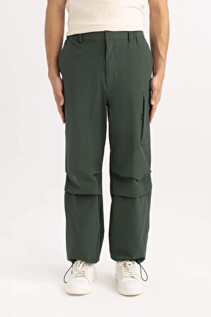 DeFacto Yazlık Pantolon Relax Fit Rahat Kesim Kargo Cepli Beli Paçası Lastikli B4519AX24SPGN542