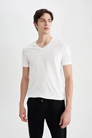 DeFacto %100 Pamuk Slim Fit Dar Kesim V Yaka Basic Düz Kısa Kollu Beyaz Tişört M7668AZ24SPWT34