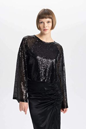 DeFacto Cropped Fit Yuvarlak Yaka Payetli Kumaş Uzun Kollu Bluz B6658AX23WNBK81