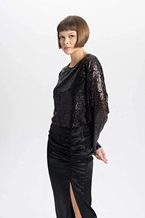 DeFacto Cropped Fit Yuvarlak Yaka Payetli Kumaş Uzun Kollu Bluz B6658AX23WNBK81
