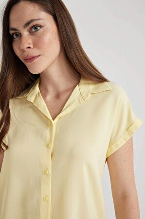 DeFacto Regular Fit Basic Kısa Kollu Gömlek U2742AZ24SMYL236