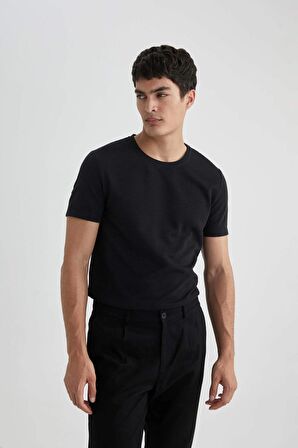 DeFacto Slim Fit Dar Kesim Bisiklet Yaka Kısa Kollu Basic Düz Siyah Tişört M6608AZ24SPBK81