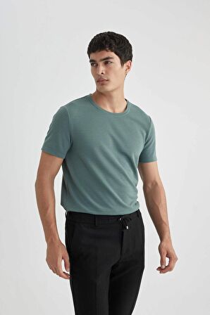 DeFacto Slim Fit Dar Kesim Bisiklet Yaka Kısa Kollu Basic Düz Tişört M6608AZ24SPGN829