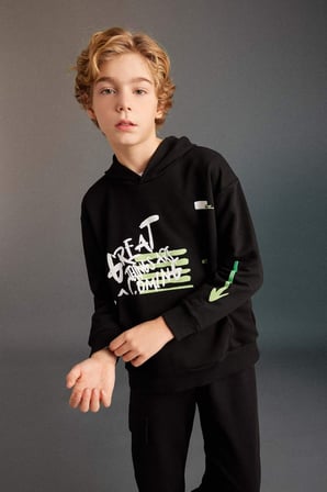 DeFacto Erkek Çocuk Oversize Geniş Kalıp Kapüşonlu Baskılı Sweatshirt C0357A823CWBK81