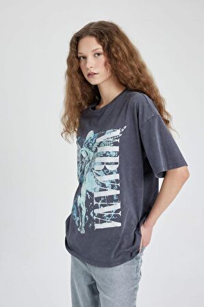 DeFacto Nirvana Oversize Geniş Kalıp Bisiklet Yaka Kısa Kollu Yıkamalı Soluk Efektli Tişört C3768AX24SMAR58